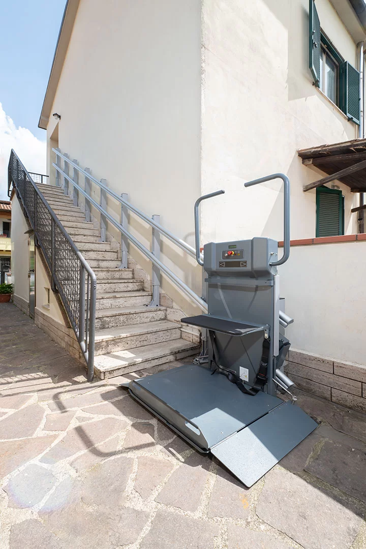 Montascale Pedane Poltroncine per Disabili a Tarquinia